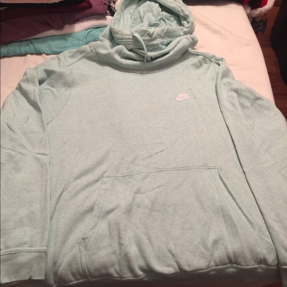 Woman’s plus Nike